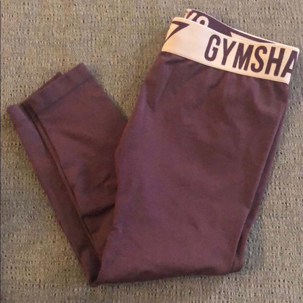 Gym shark leggings